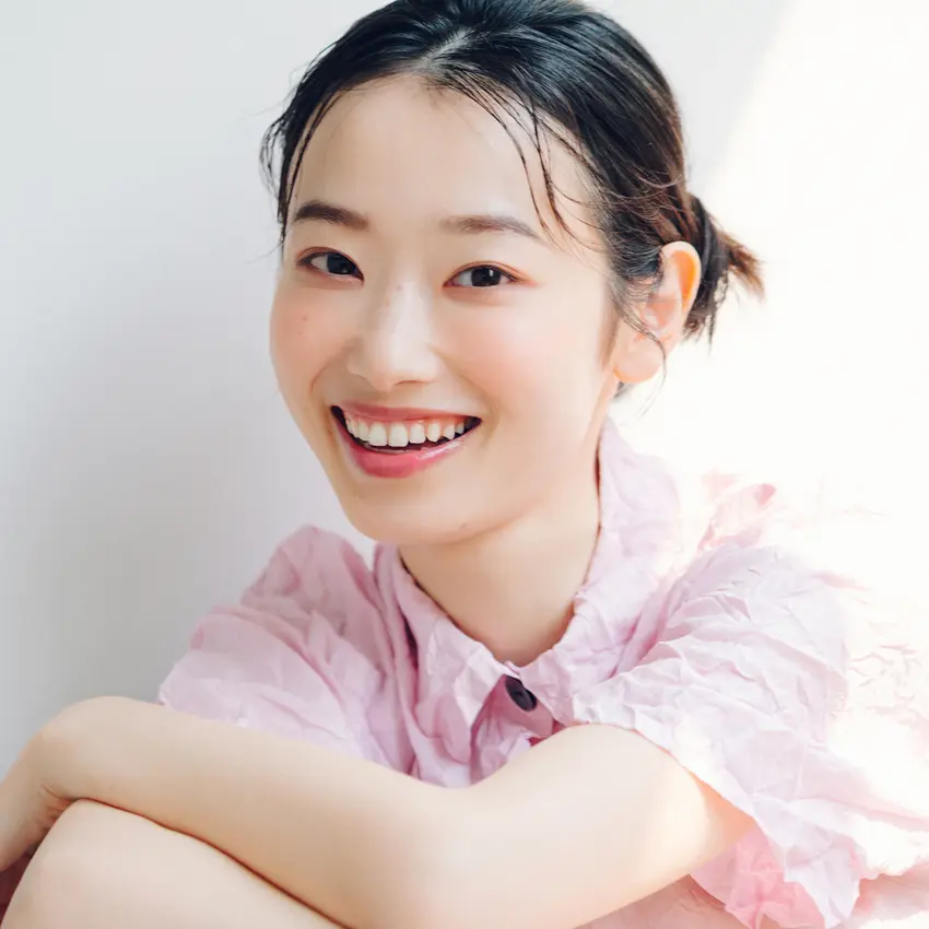 新しいピンクが主役♡ポイントメイクで一気に夏顔！