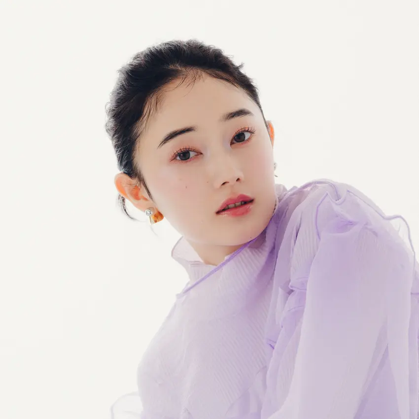 光と風に包まれて咲き誇る、スックのスプリングコレクション。